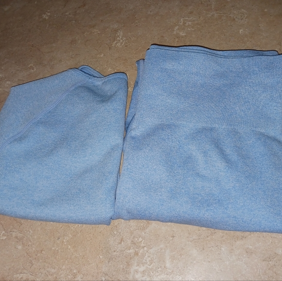 New Sky Blue Seamless Workout Set - Picture 7 of 8